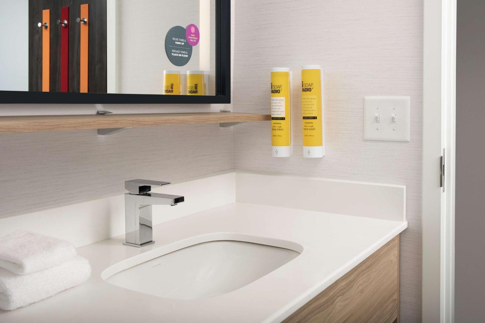Tru By Hilton Charlotte Airport Lake Pointe Ngoại thất bức ảnh